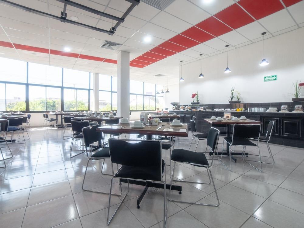 Capital O Hotel Casa Real Celaya Celaya  Kültér fotó